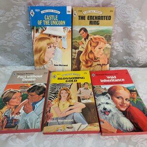 Vintage HARLEQUIN Romance Books - Lot of 5 Books from the 1970's Ephemera Love